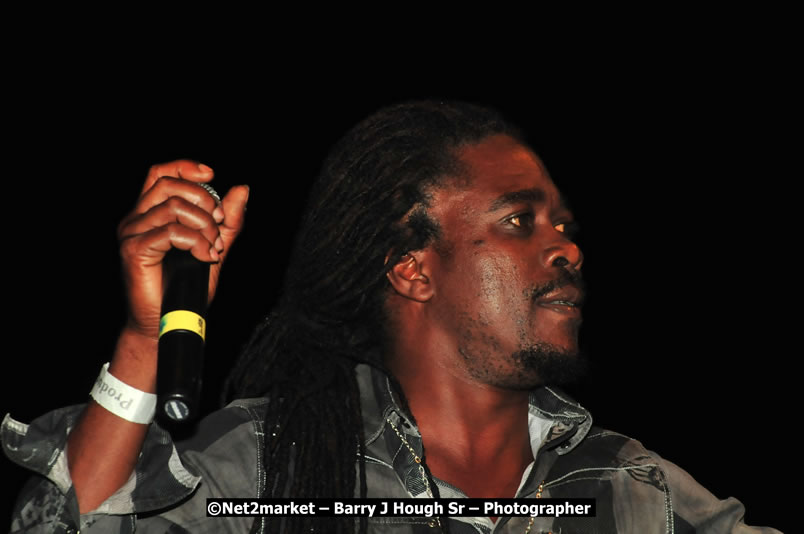 Minister of Tourism, Edmund Bartlett @ Jamaica Jazz and Blues Festival 2009 - Presented by Air Jamaica - Thursday, January 22, 2009 - Venue at the Aqueduct on Rose Hall Resort &amp; Country Club, Montego Bay, Jamaica - Thursday, January 22 - Saturday, January 24, 2009 - Photographs by Net2Market.com - Barry J. Hough Sr, Photographer/Photojournalist - Negril Travel Guide, Negril Jamaica WI - http://www.negriltravelguide.com - info@negriltravelguide.com...!